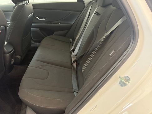 Used 2025 Hyundai Elantra SEL FWD image 24