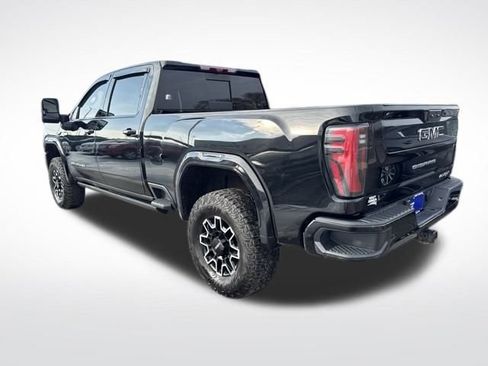 Used 2024 GMC Sierra 2500 AT4X image 3