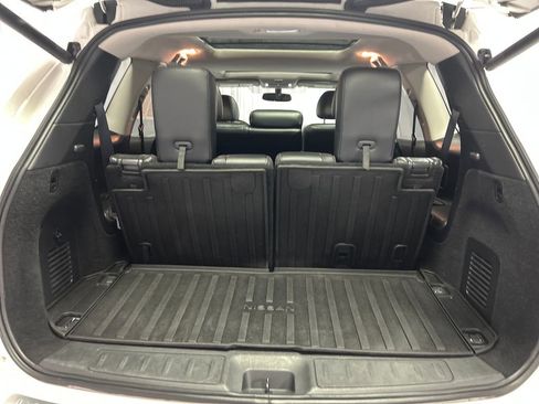 Used 2019 Nissan Pathfinder Platinum w/ Cargo Package image 24