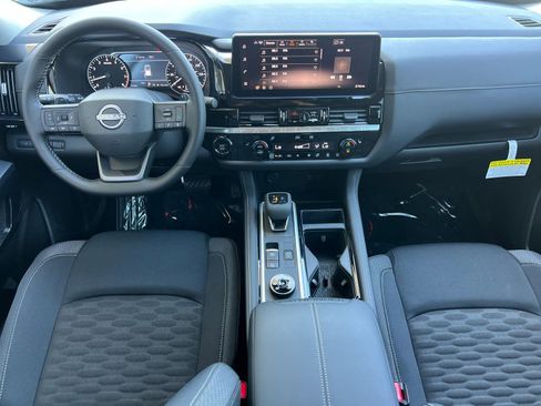 New 2026 Nissan Pathfinder SV image 12