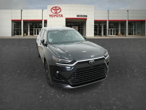 New 2026 Toyota Grand Highlander Platinum AWD/4WD image 18