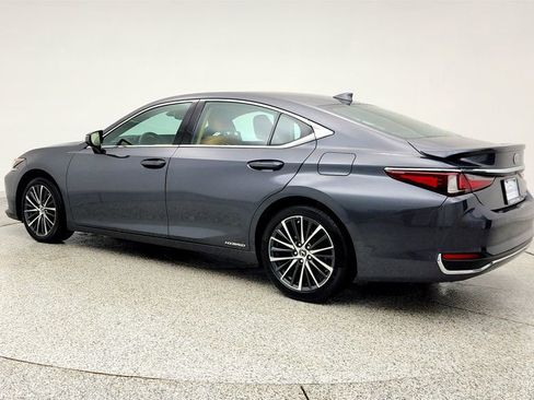 Used 2022 Lexus ES 300h w/ Premium Package image 7