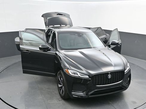 Certified 2026 Jaguar F-PACE R-Dynamic S image 39