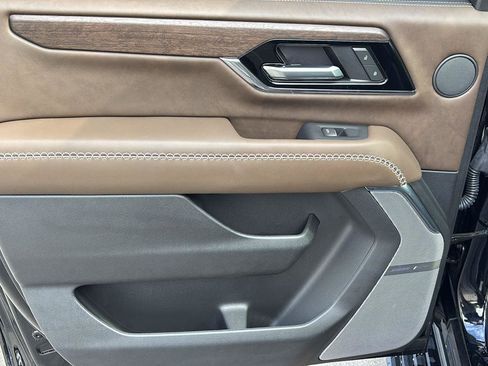 Certified 2025 GMC Yukon XL Denali Ultimate w/ LPO, Floor Liner Package image 17