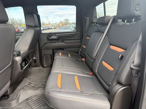 Used 2025 GMC Sierra 2500 AT4 w/ AT4 Premium Plus Package image 14