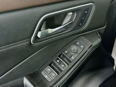 Used 2021 Nissan Rogue SL w/ Premium Package image 18