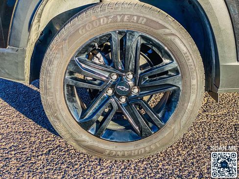 Used 2025 Chevrolet Trax ACTIV w/ Sunroof Package image 11