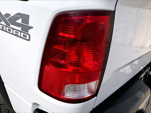 Used 2018 RAM 2500 Tradesman w/ Chrome Appearance Group image 32