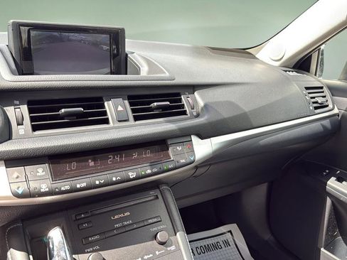 Used 2013 Lexus CT 200h w/ Premium Pkg w/Navigation FWD image 26