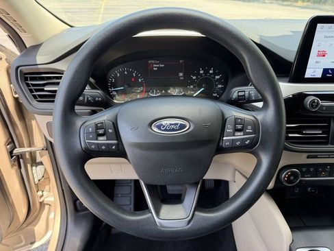 Used 2020 Ford Escape SE FWD image 16