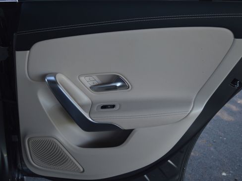 Used 2023 Mercedes-Benz CLA 250 image 33