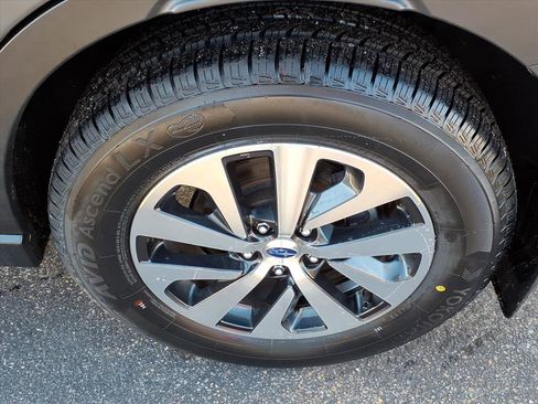 Certified 2024 Subaru Outback Premium image 6