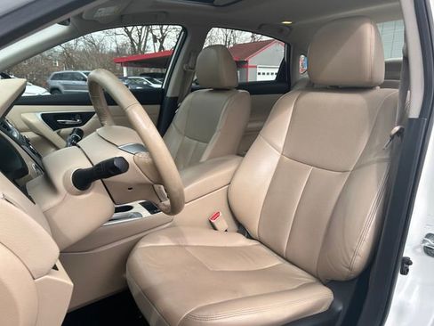 Used 2017 Nissan Altima 2.5 SL w/ 2.5 Technology Package image 10