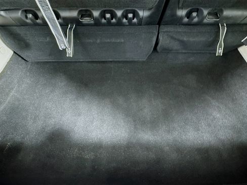 Used 2023 Chrysler Pacifica Touring-L image 34