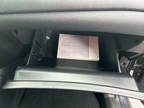 Used 2017 Nissan Rogue SV w/ Midnight Edition Package FWD image 31