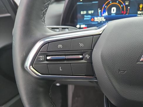 Used 2025 Chevrolet Equinox LT w/ Safety and Technology Package image 22