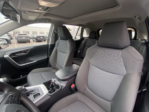 Used 2025 Toyota RAV4 XLE w/ Convenience Package image 23