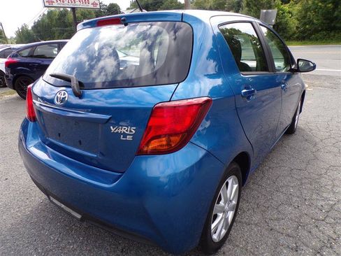 Used 2017 Toyota Yaris 4-Door Hatchback FWD image 8