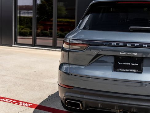 Certified 2019 Porsche Cayenne AWD/4WD image 13
