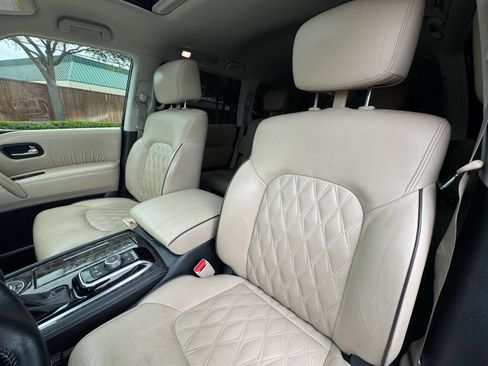 Used 2022 Nissan Armada Platinum w/ Captain's Chairs Package RWD image 31
