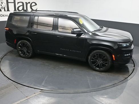 Used 2023 Jeep Grand Wagoneer Series III AWD/4WD image 40