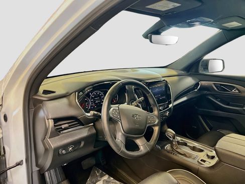 Used 2023 Chevrolet Traverse Premier w/ Redline Edition AWD/4WD image 9
