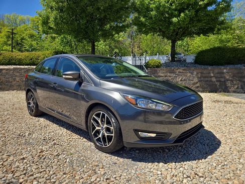 Used 2017 Ford Focus SEL w/ Cold Weather Package FWD image 1