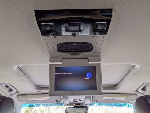 Used 2015 Chevrolet Suburban LTZ image 20