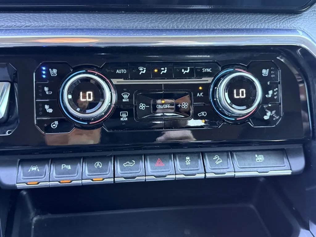 Used 2024 GMC Sierra 1500 Denali AWD/4WD image 50