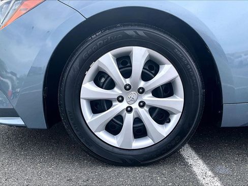 Used 2023 Toyota Corolla LE image 9