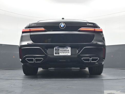 Used 2025 BMW 760i xDrive w/ Executive Package image 30