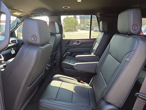 New 2026 GMC Yukon Denali AWD/4WD image 9