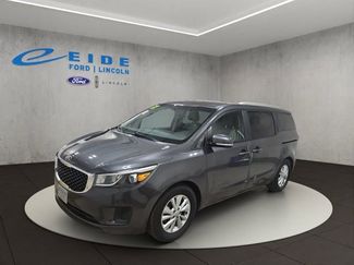 Used 2017 Kia Sedona LX w/ LX Essentials Premium Package video 2