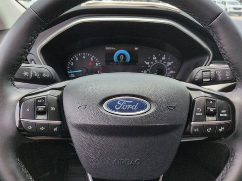 Certified 2022 Ford Escape SE w/ Cold Weather Package AWD/4WD image 32