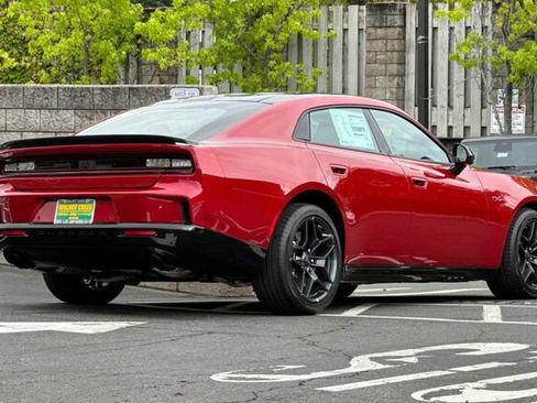 New 2026 Dodge Charger R/T AWD/4WD image 4