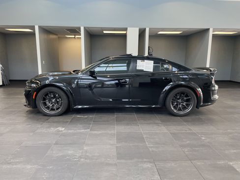 Used 2022 Dodge Charger SRT Hellcat RWD image 7