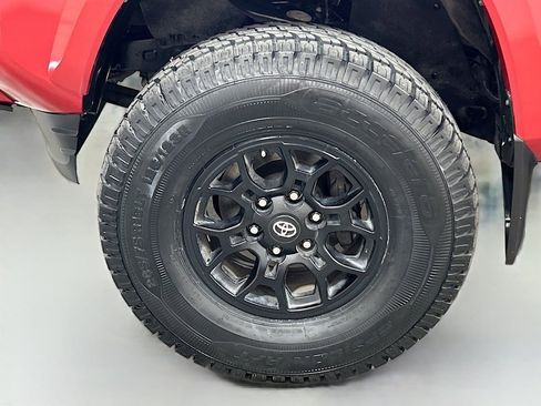 Used 2020 Toyota Tacoma SR5 image 26