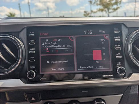 Used 2022 Toyota Tacoma SR5 RWD image 25