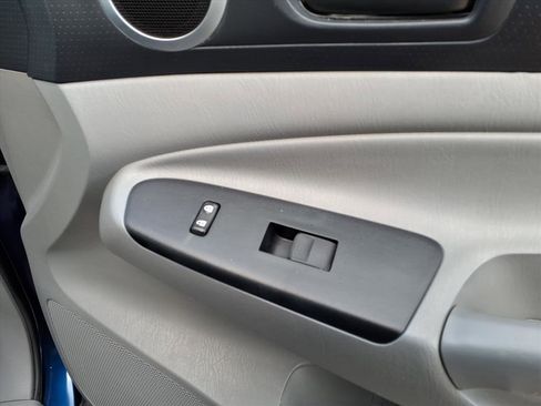 Used 2015 Toyota Tacoma 4x4 Double Cab image 9