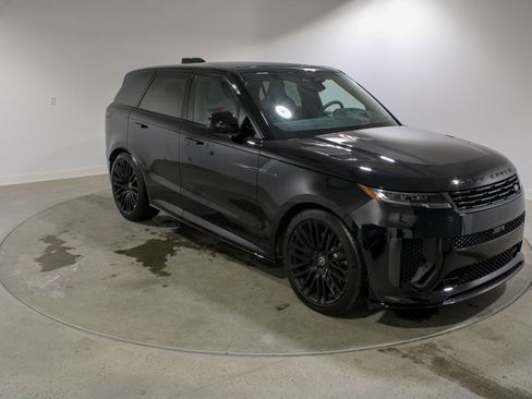 Used 2025 Land Rover Range Rover Sport SV Edition Two image 7