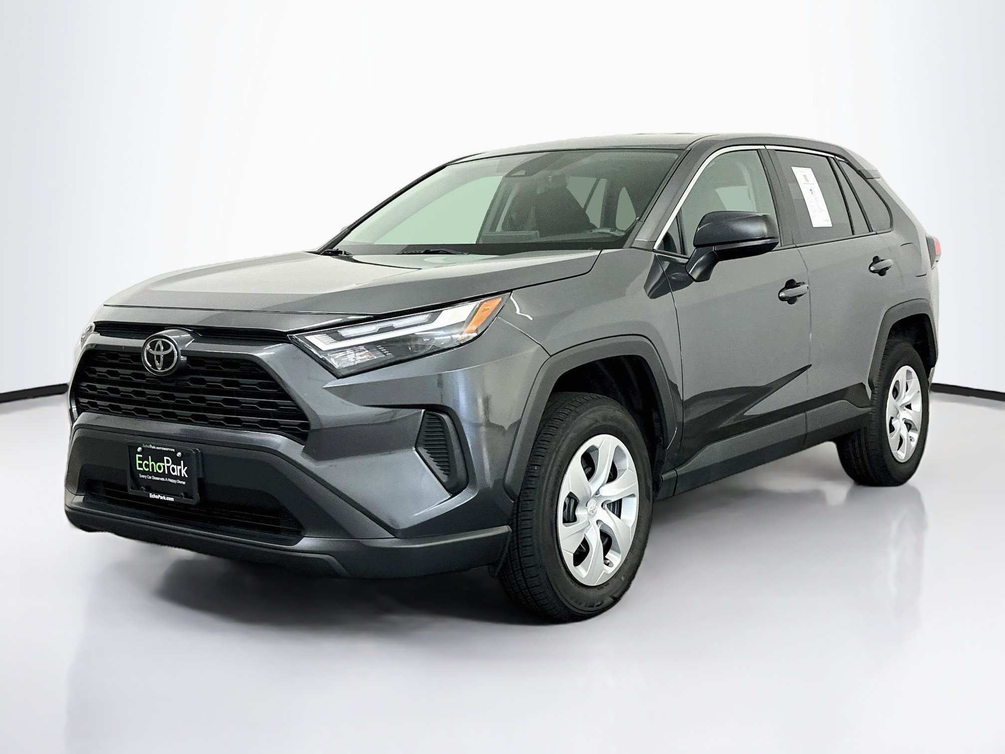 Used 2025 Toyota RAV4 LE AWD/4WD image 3