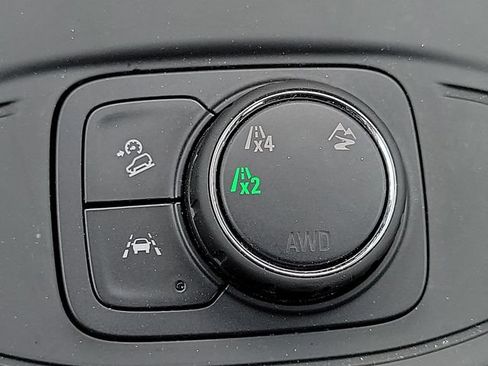Used 2024 GMC Terrain SLE AWD/4WD image 15