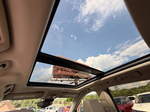 Used 2015 Cadillac SRX Premium FWD image 6
