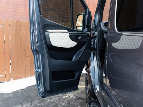 Used 2025 Mercedes-Benz Sprinter 2500 image 4