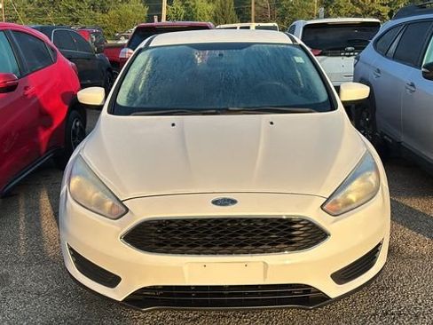 Used 2018 Ford Focus SE FWD image 5