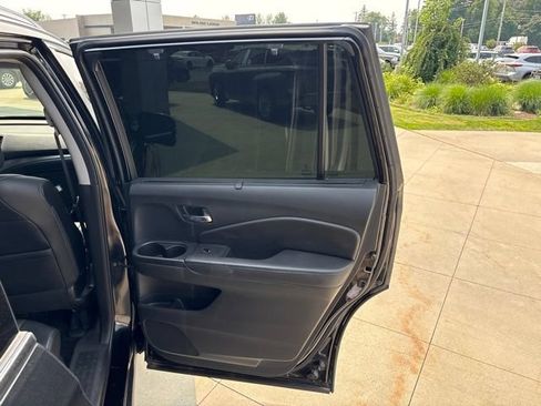 Used 2022 Honda Pilot Black Edition image 31