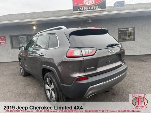 Used 2019 Jeep Cherokee Limited w/ Luxury Group AWD/4WD image 5
