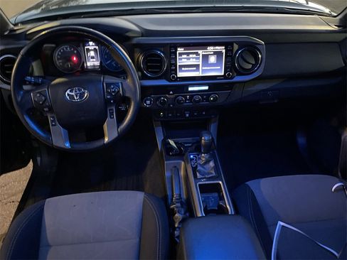 Used 2021 Toyota Tacoma TRD Sport w/ Technology Package image 15