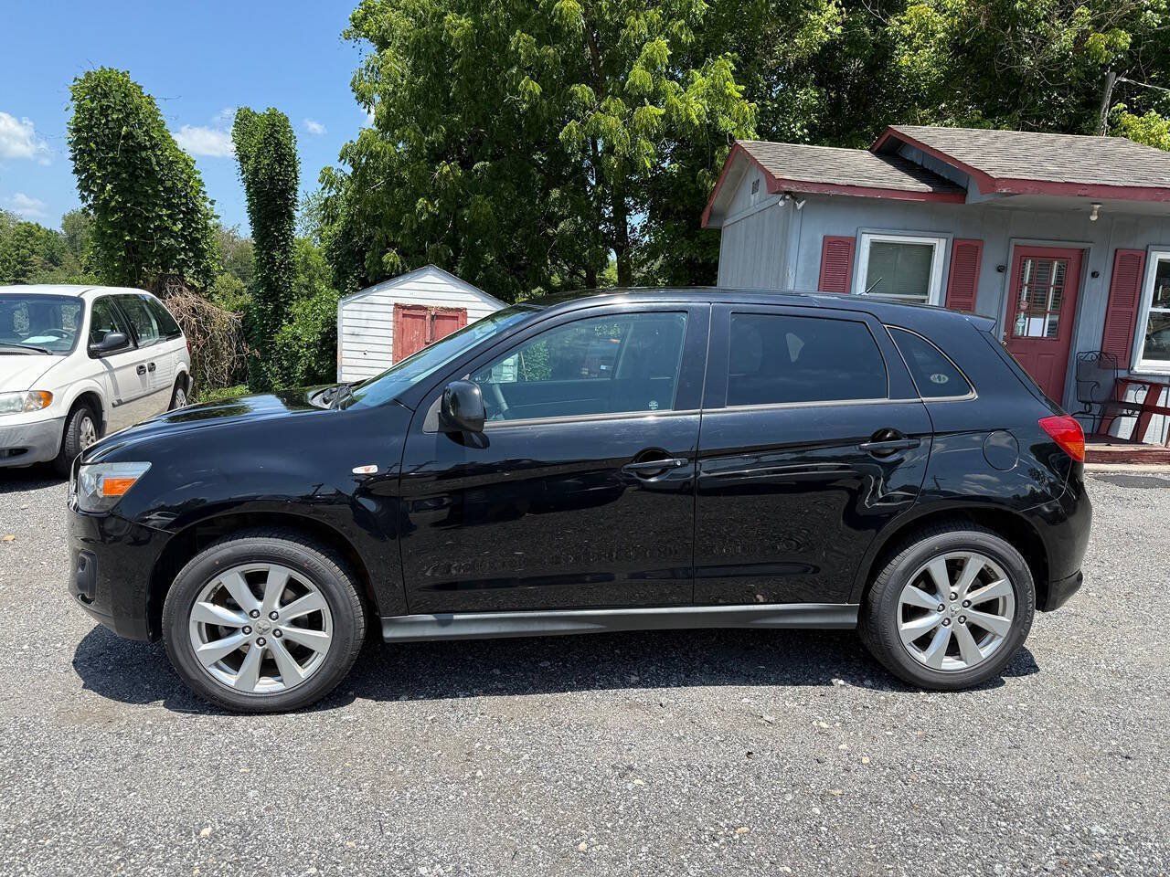 Used 2015 Mitsubishi Outlander Sport ES FWD image 2