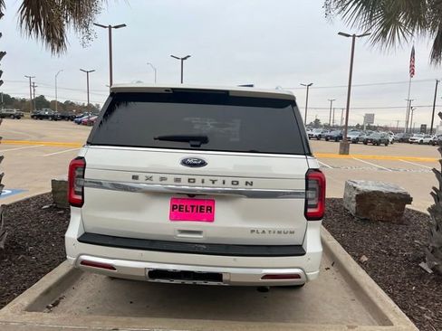 Used 2023 Ford Expedition Platinum image 14